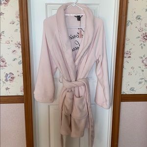 M/L Victoria’s Secret Bath Robe